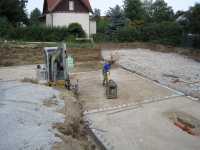 Schotterung zwischen Fundamenten mit Kleinger�t und h�ndisch, Bad Sauerbrunn (2010) - Referenzfoto &middot; 